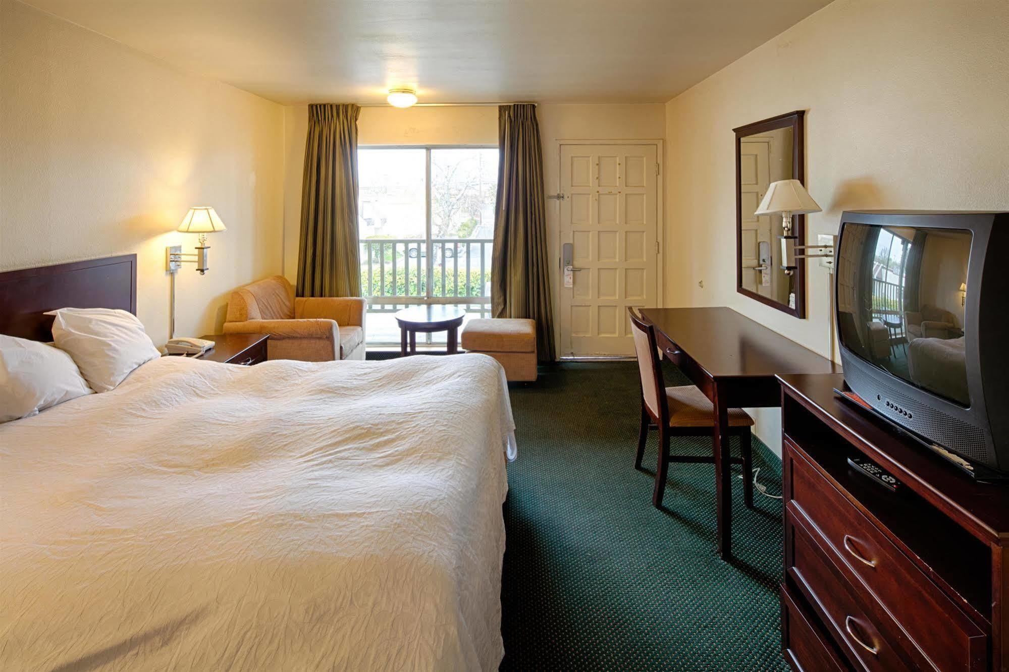 Vagabond Inn Модесто Экстерьер фото